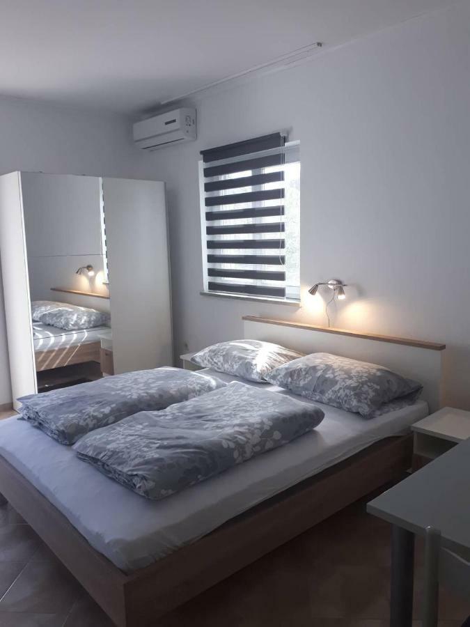 Apartments Irina Rovanjska Eksteriør bilde